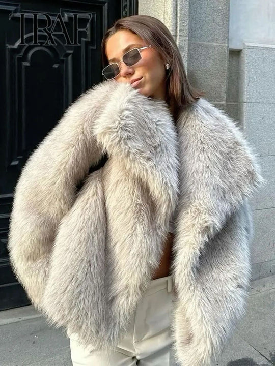 Vanessa - Elegante Korte Bont Winterjas