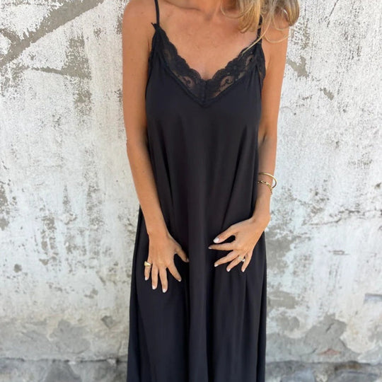 Daphne - Elegante Satijnen Jurk met Kant