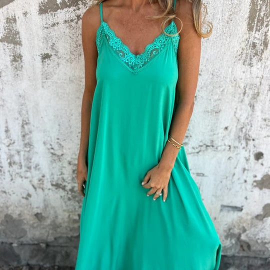 Daphne - Elegante Satijnen Jurk met Kant